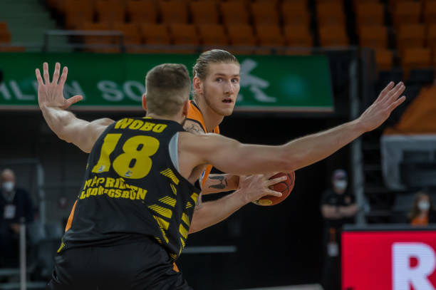 心帮助他以 心帮助他以